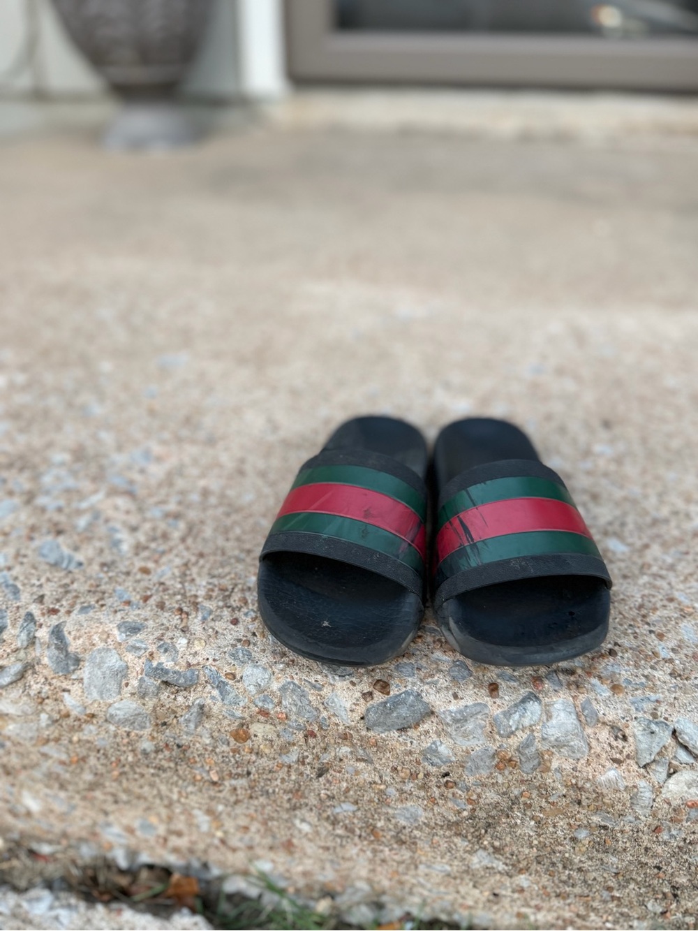 Gucci Kids Black Slides with Green and Red Stripes